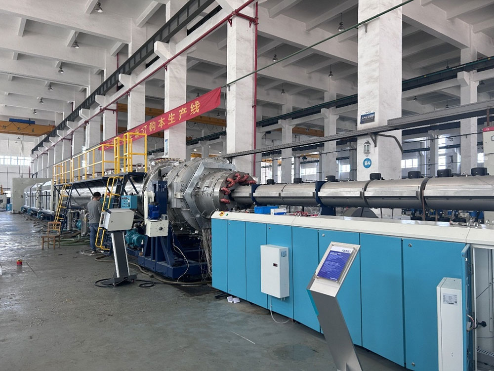 Felicitaciones al conjunto completo de equipos de extrusión de tuberías de polietileno Fangli PE1200U por completar con éxito la aceptación.